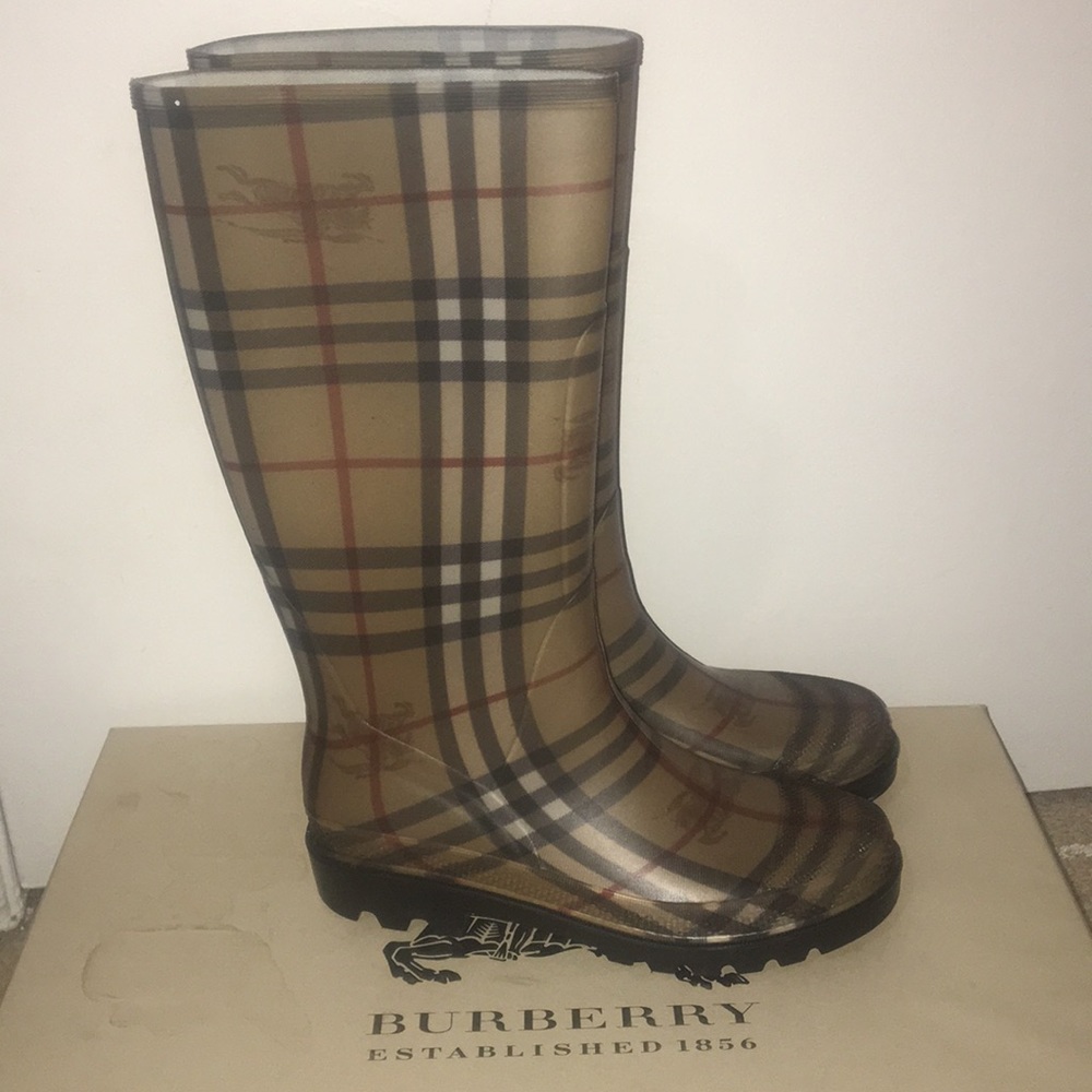 *AUTHENTIC* Burberry Rainboot
